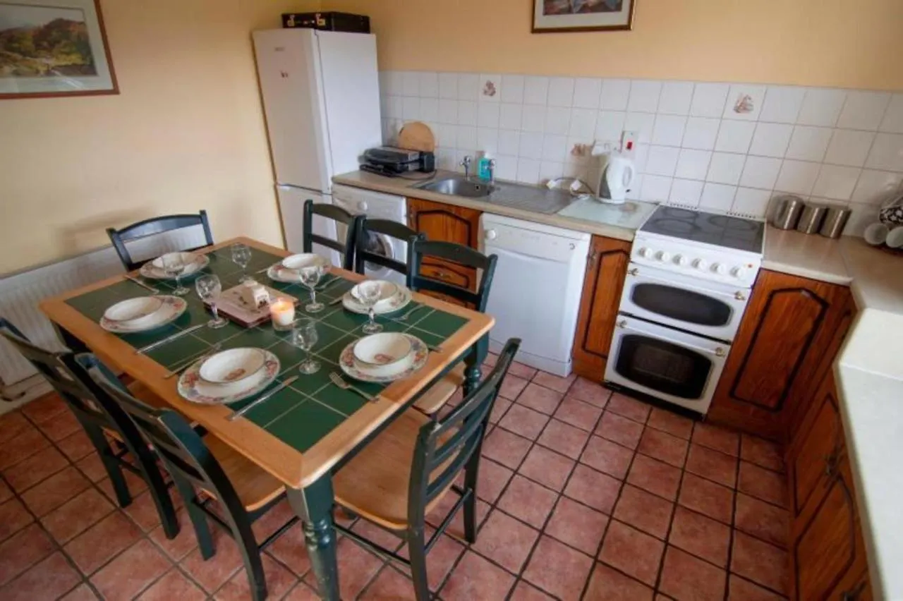 Stunning 3-Bedroom House With Private Garden Carracastle 0*,