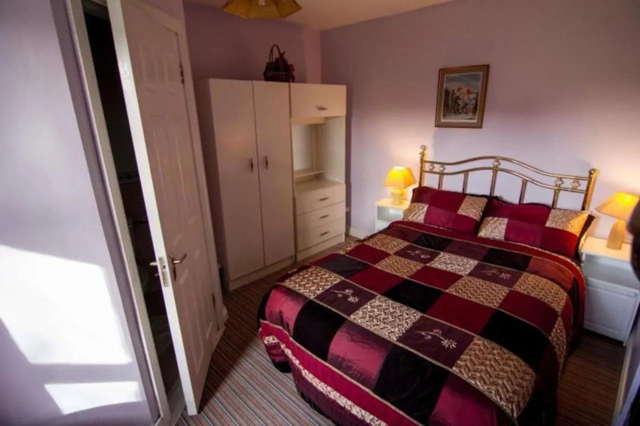 Holiday home Stunning 3-Bedroom House With Private Garden Carracastle