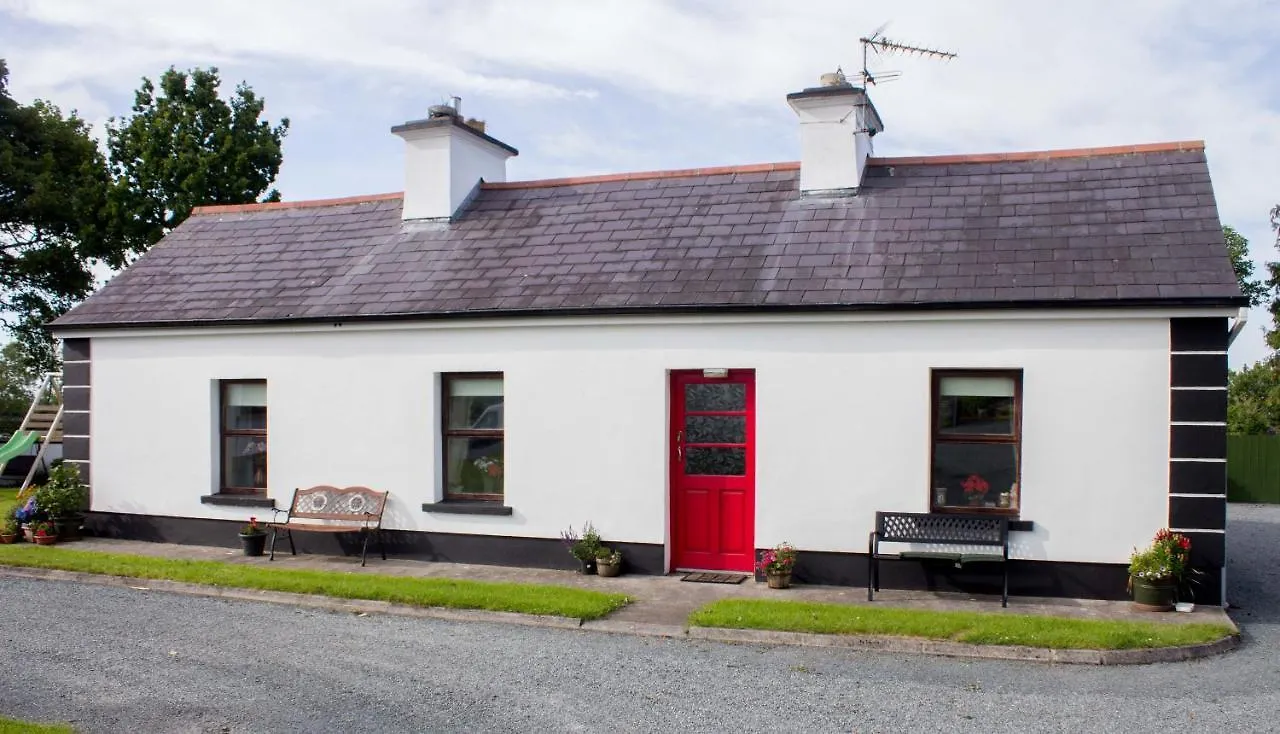 Stunning 3-Bedroom House With Private Garden Carracastle 0*,