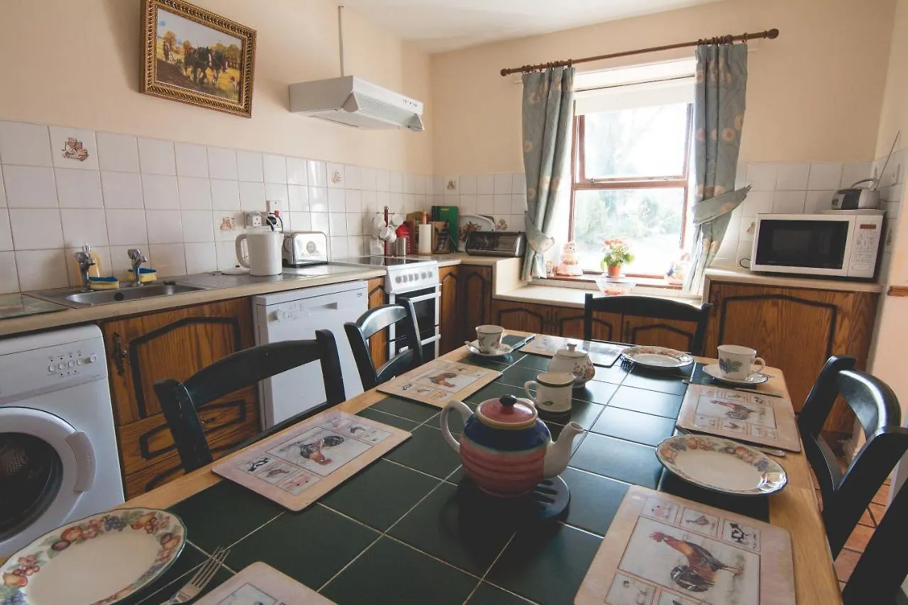 Stunning 3-Bedroom House With Private Garden Carracastle